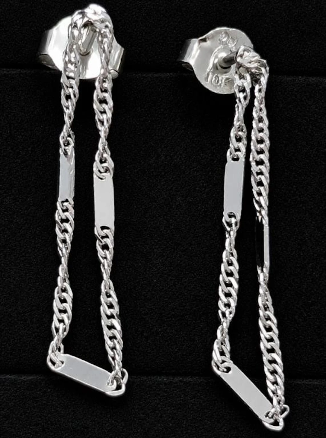 $380, 10k(0.56g), earring, retail value $380