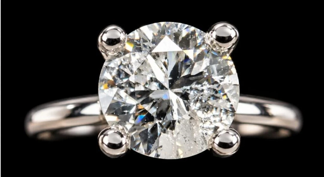 $8440, 10k(2.6g), diamond (0.9ct)ring, size 5.75