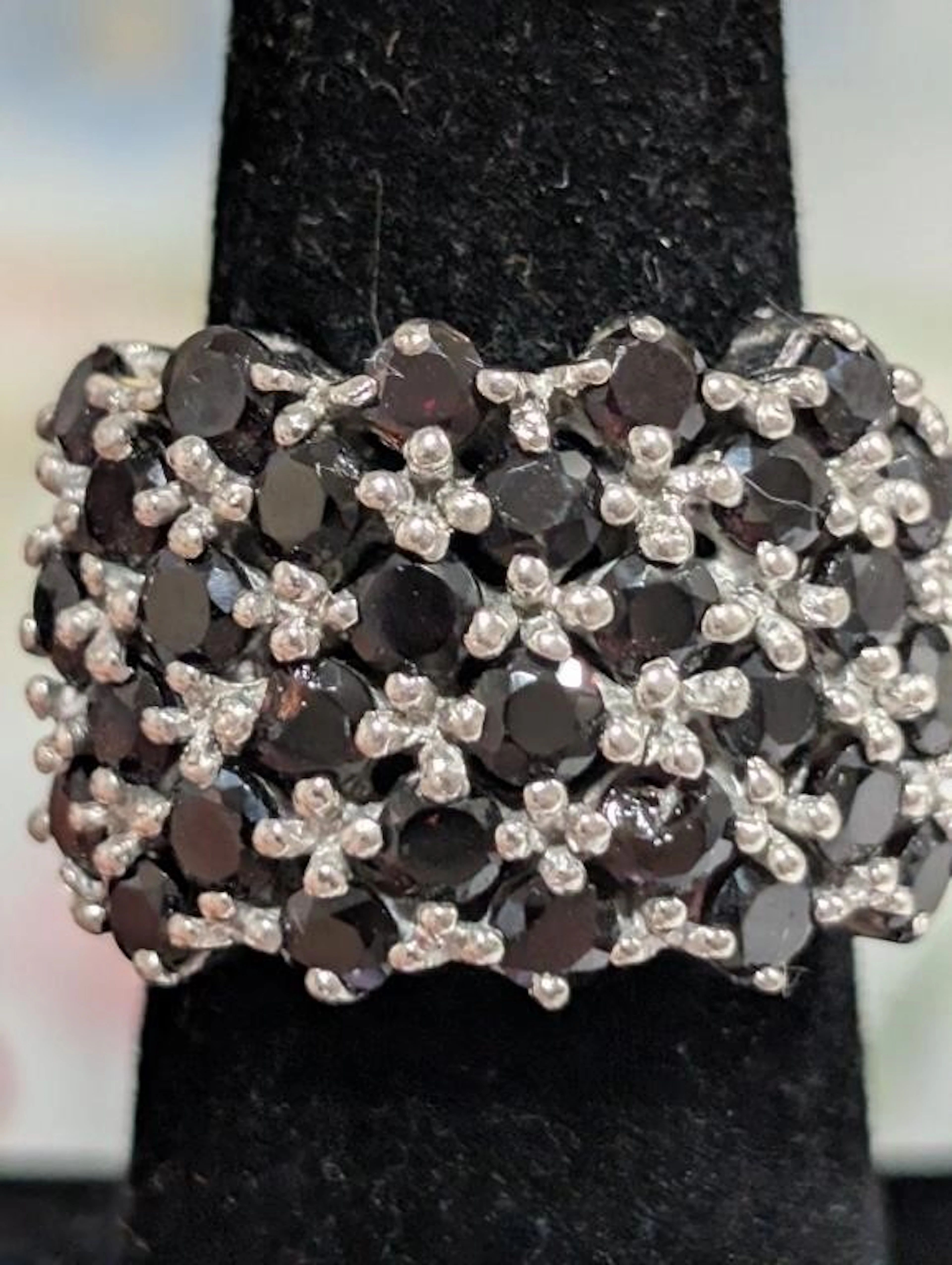 $260, Silver(8.52g), Garnet (2.9ct)Ring, size 5, a