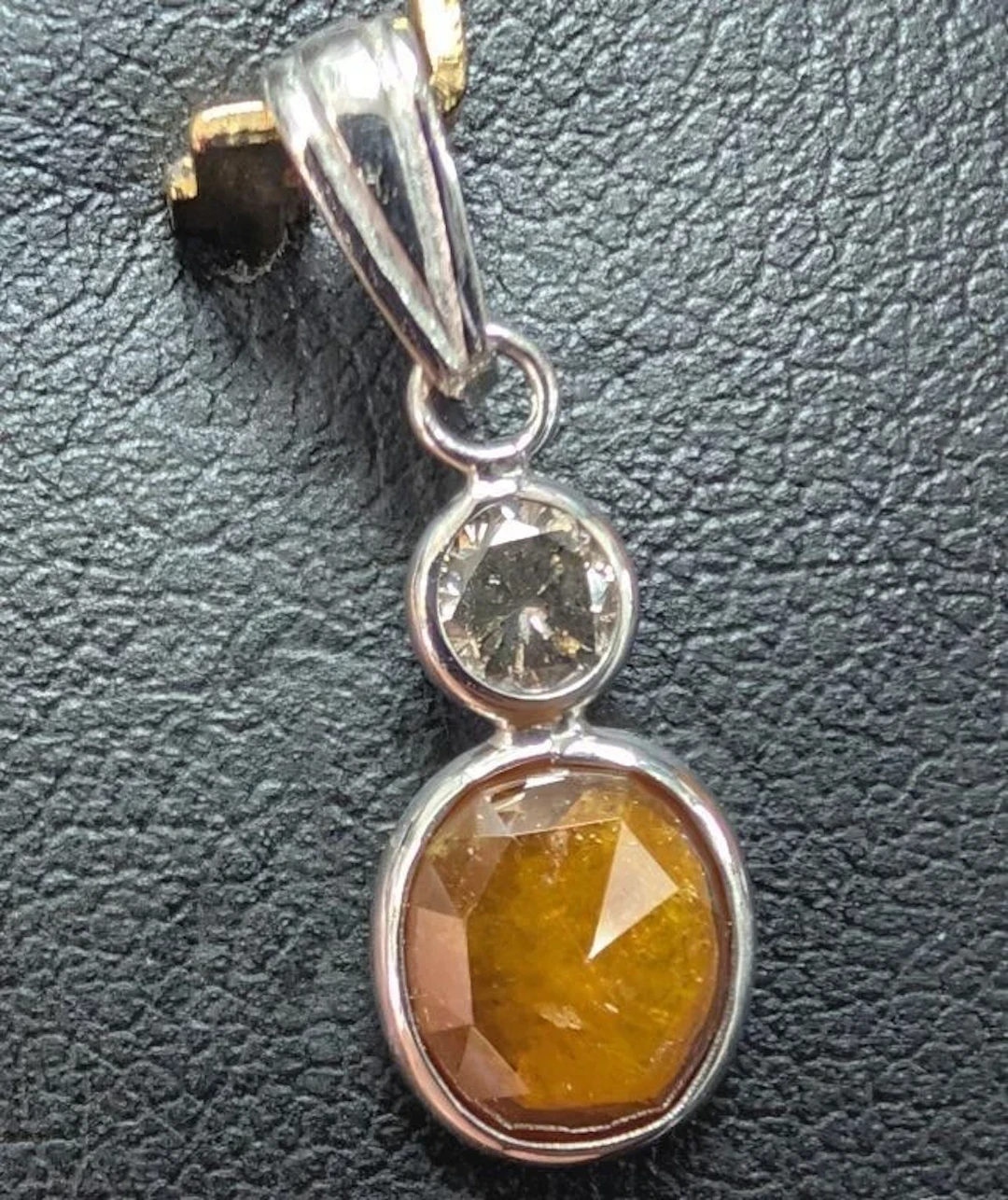 $2900, 14k(0.61g), natural color diamond (1.15+0.