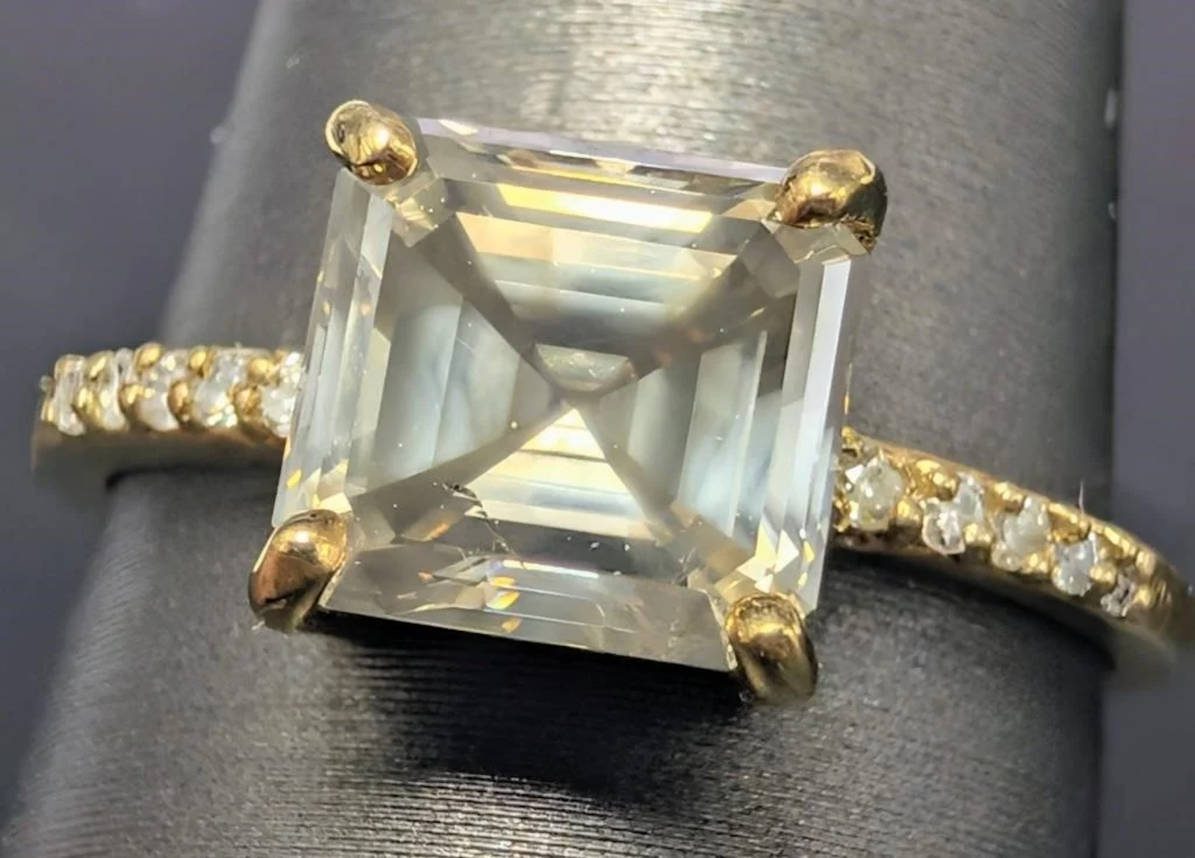 $14560, 10k(2.17g), natural color diamond (2.01+0