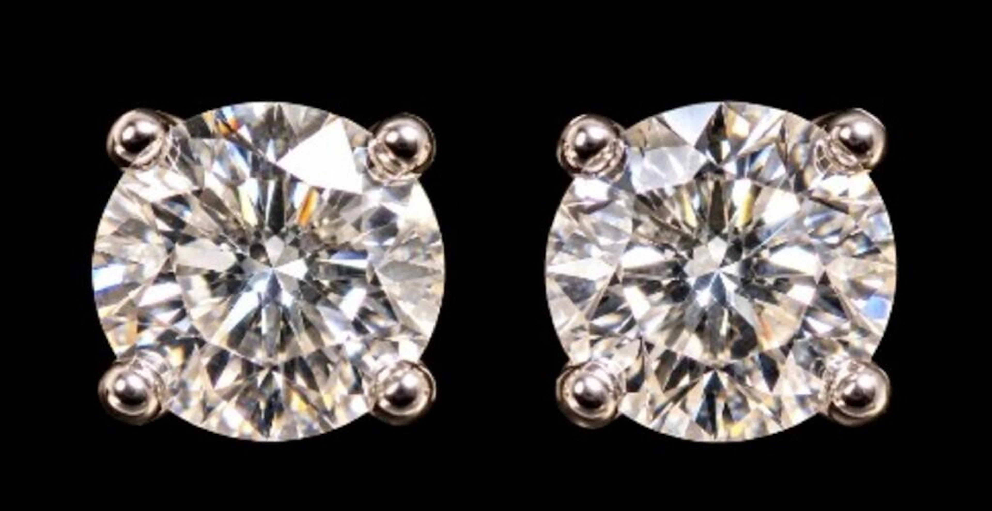 $8400, 14k(1.1g), diamond (1.72ct)earring, retail
