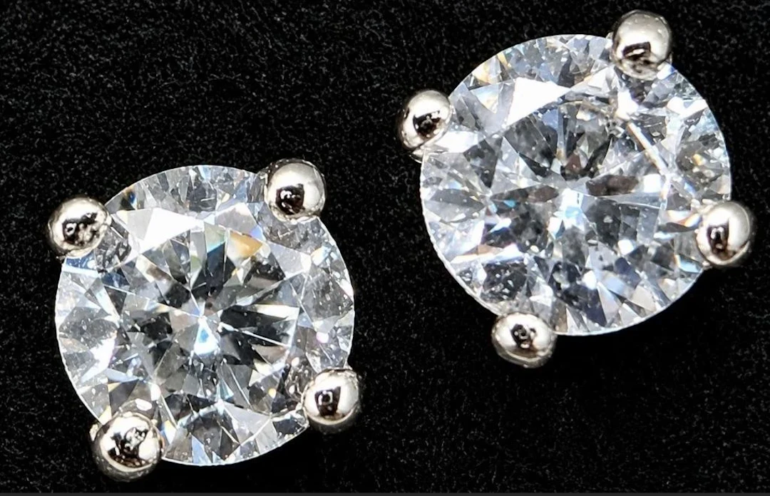 $20, SILVER(0.5g), EARRINGS, retail value $20