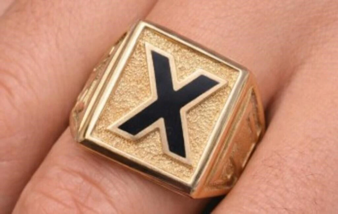 $3300, 10K(7.74g), RING, size 7.75, retail value $