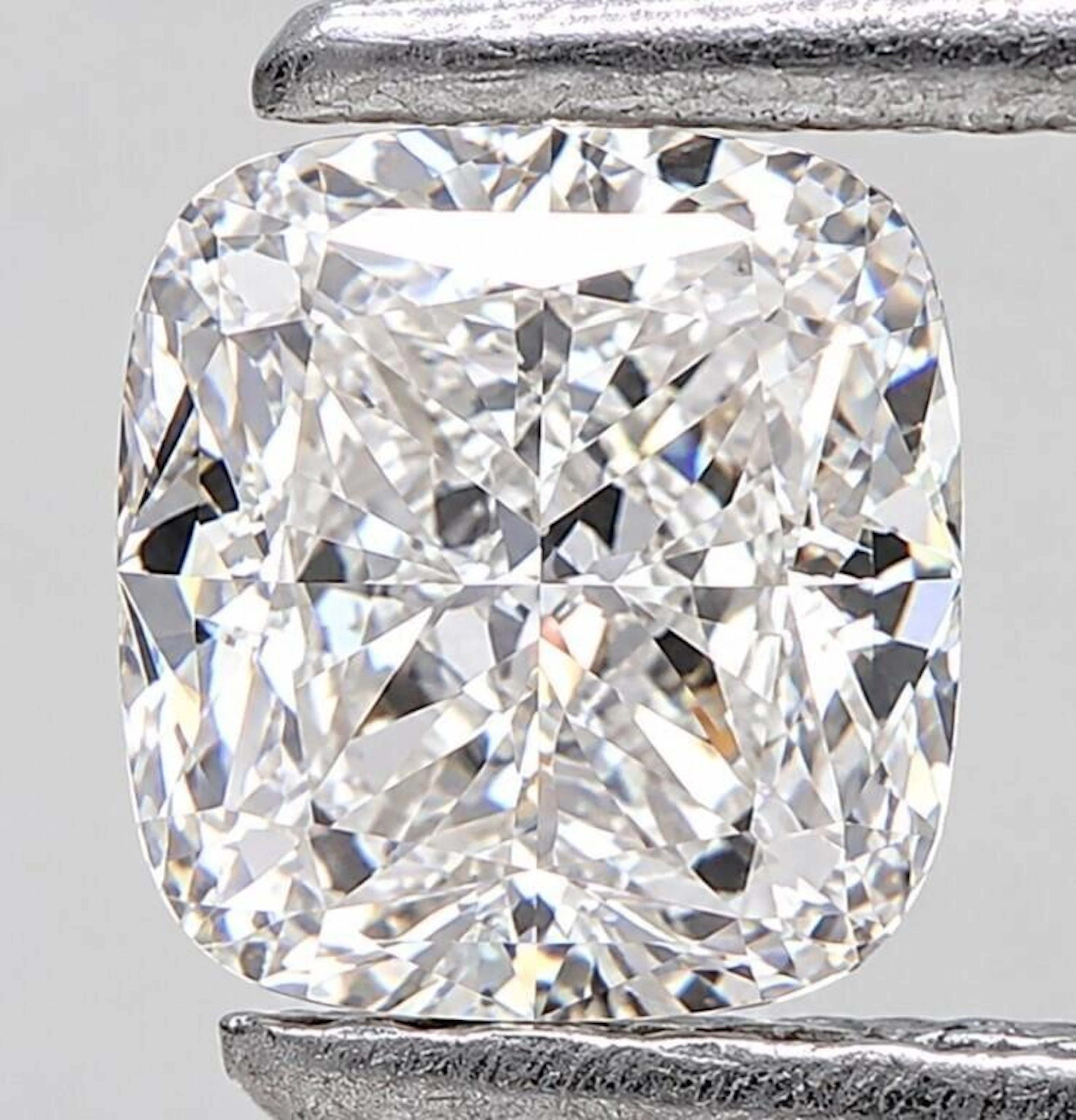 $5340* GIA Certified, natural diamond 0.37ct.Cushi