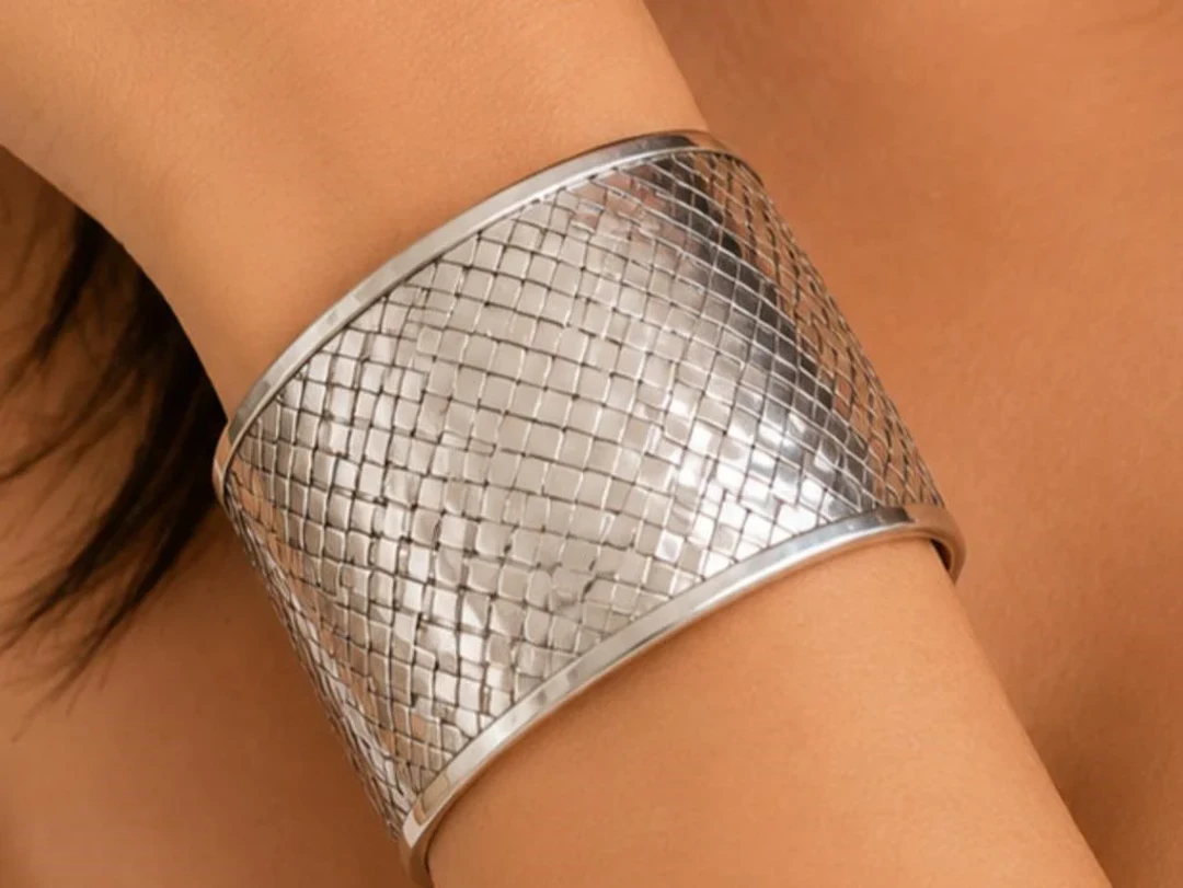 $685, Silver(34.14g), BangleBracelet, appraised/re