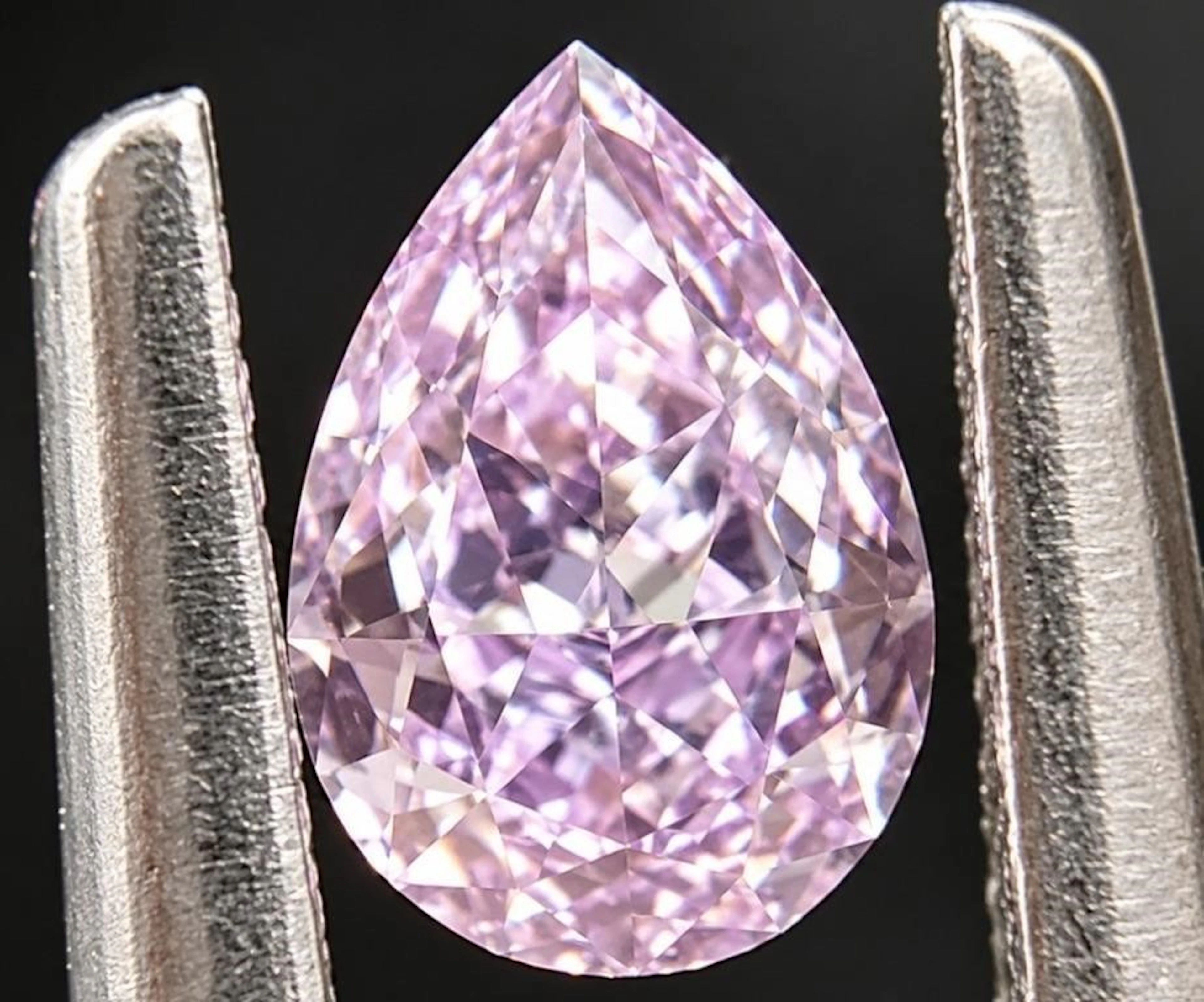 $25450 GIA Certified, natural diamond 0.14ct.PEAR