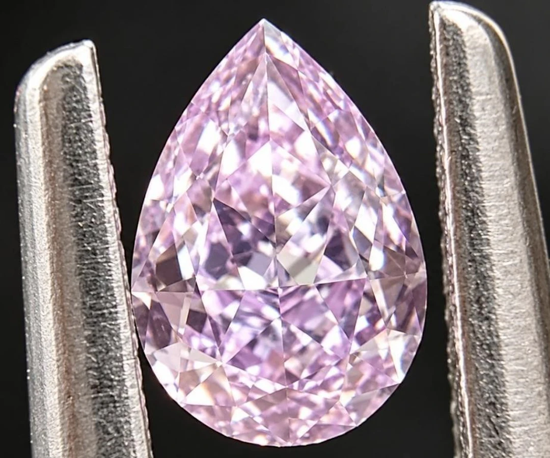 $25450 GIA Certified, natural diamond 0.14ct.PEAR