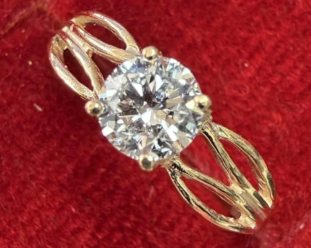 $2400, 10k(1.45g), lab diamond (0.55ct)ring, size