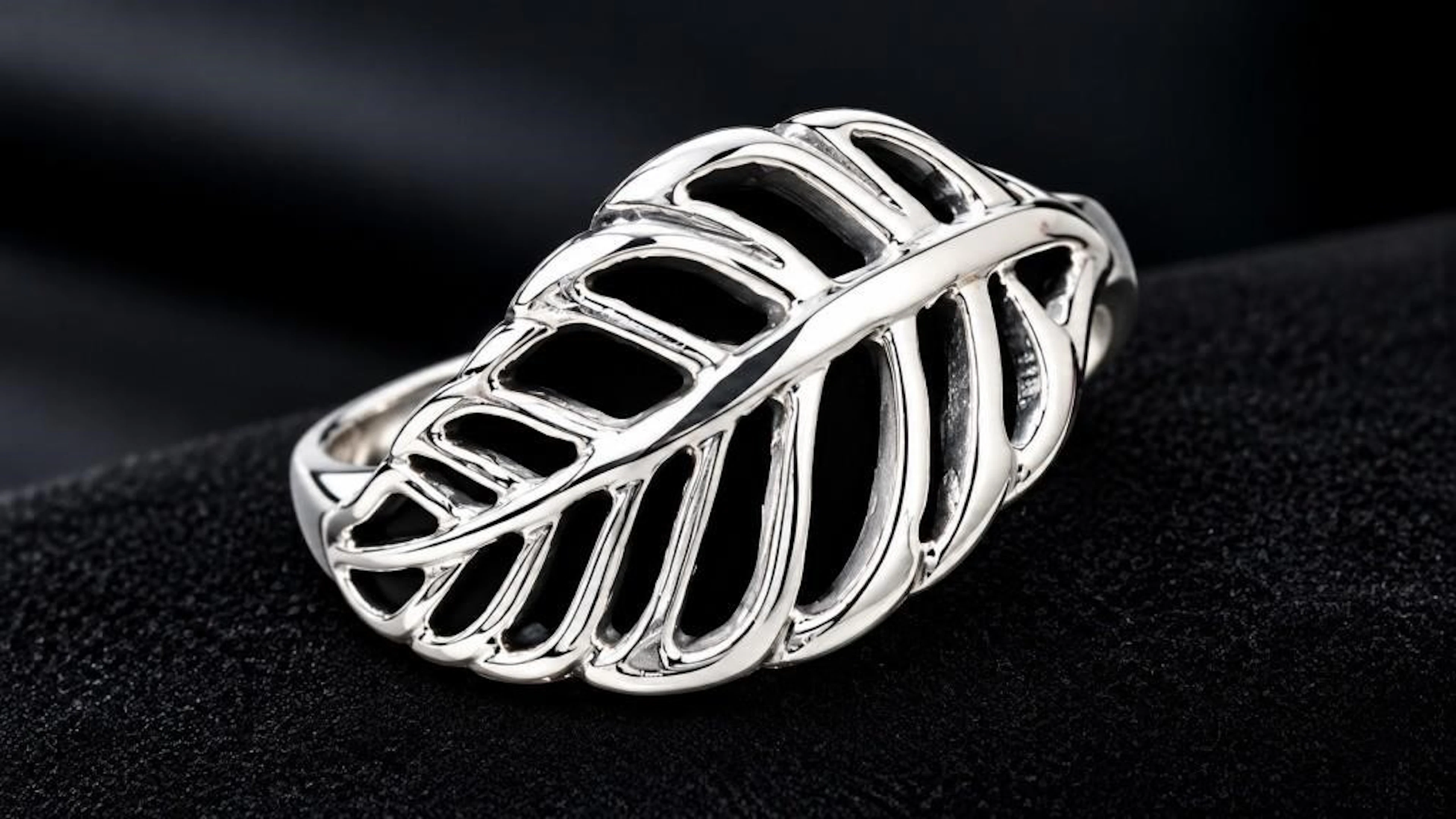 $70, Silver(3.36g), Ring, size 8.5, appraised/reta
