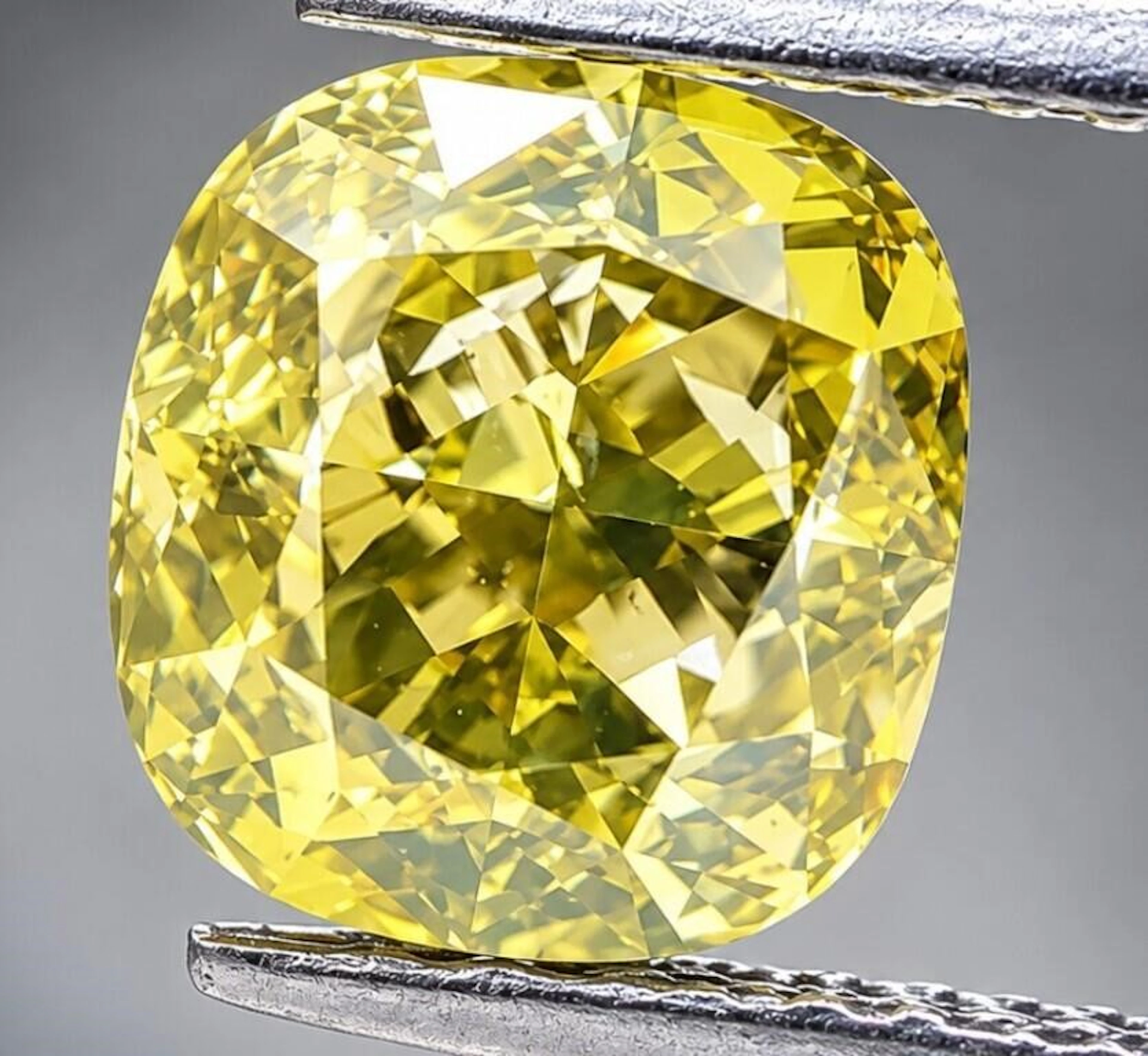 $18052* GIA Certified, natural diamond 1ct.Cushio