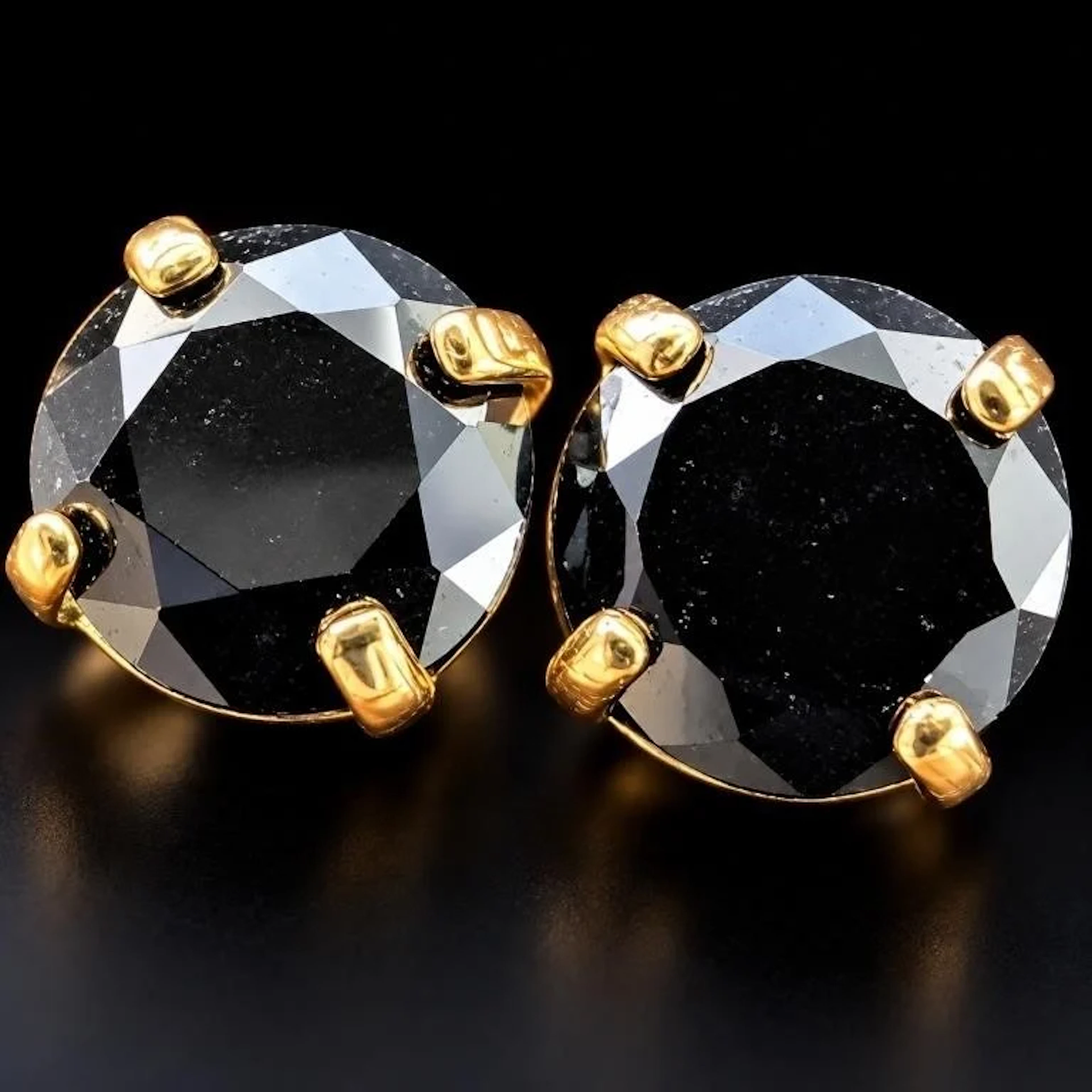 $600, 14k(0.15g), black diamond (0.54ct)earring, r