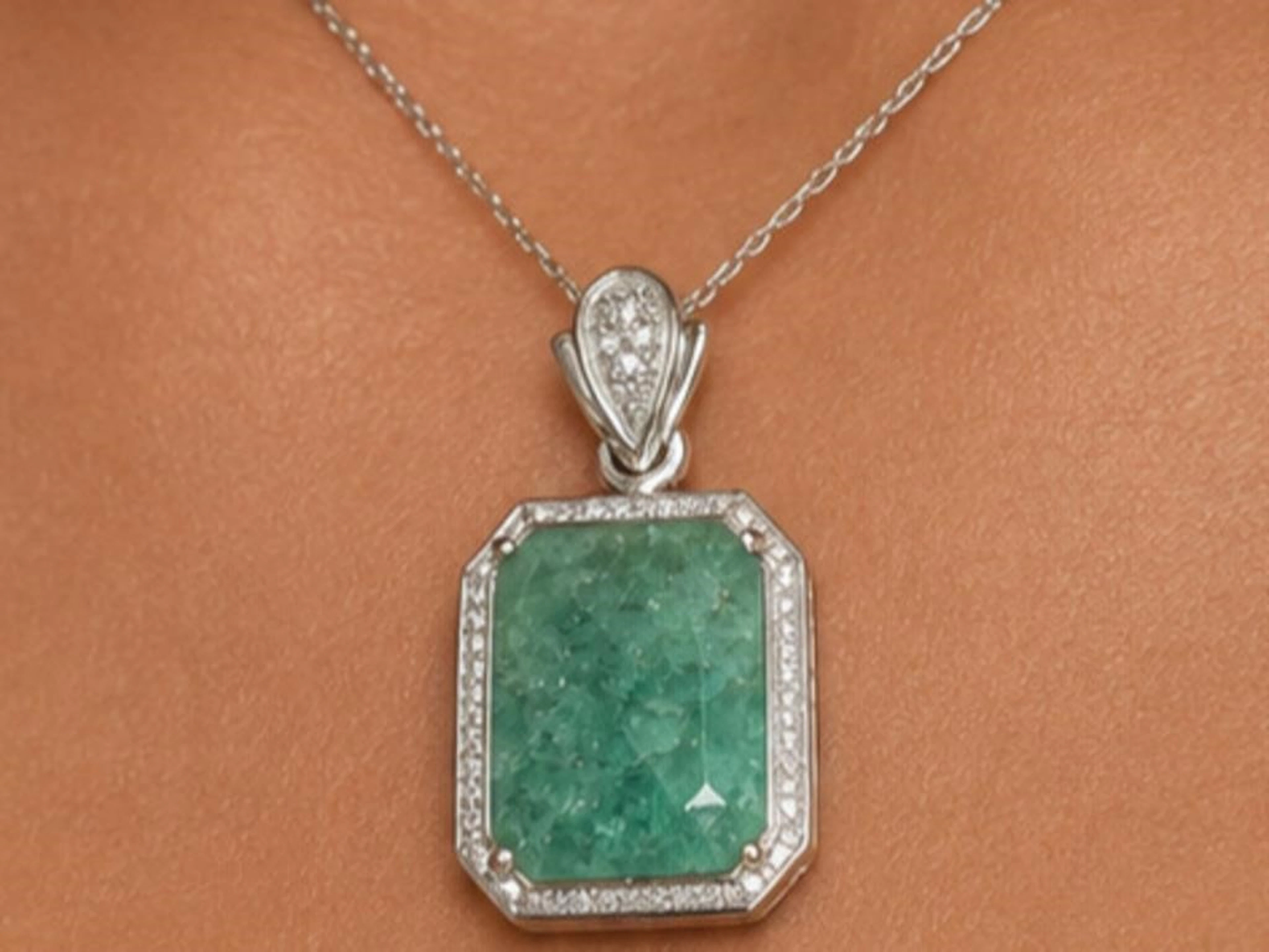 $140, Silver(5.15g), Dyed emerald&Topaz (9.6ct)Pen