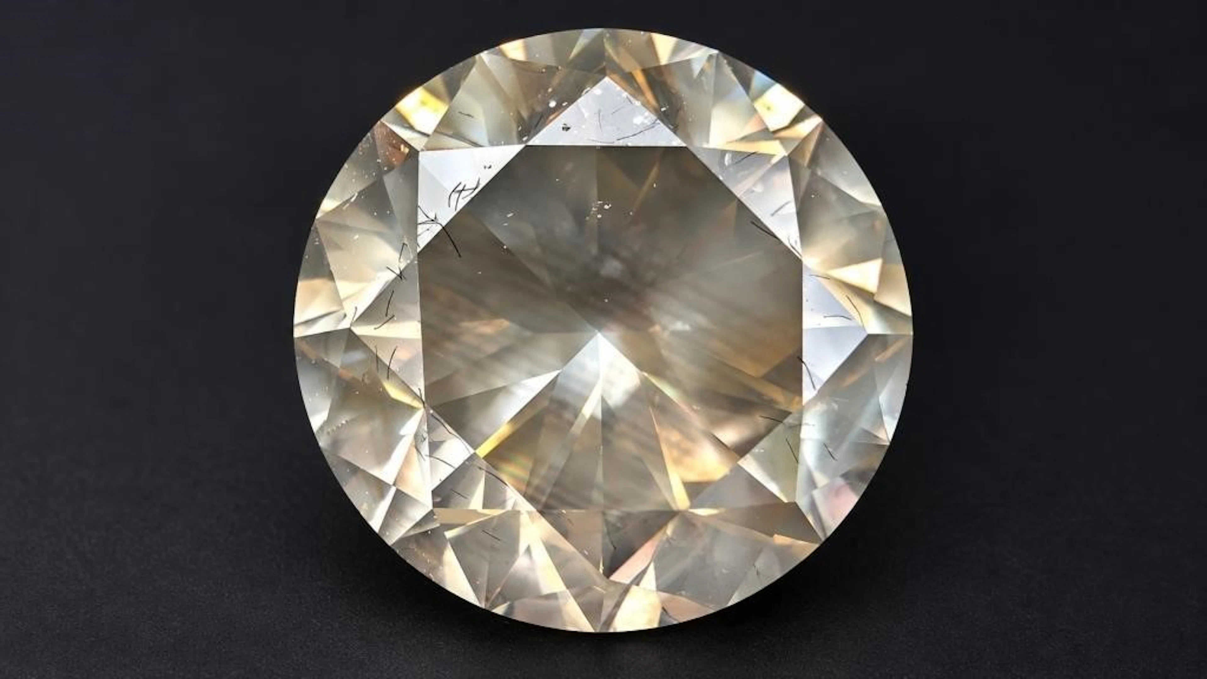 $10000, natural diamond (7.03ct)gemstone, retail v
