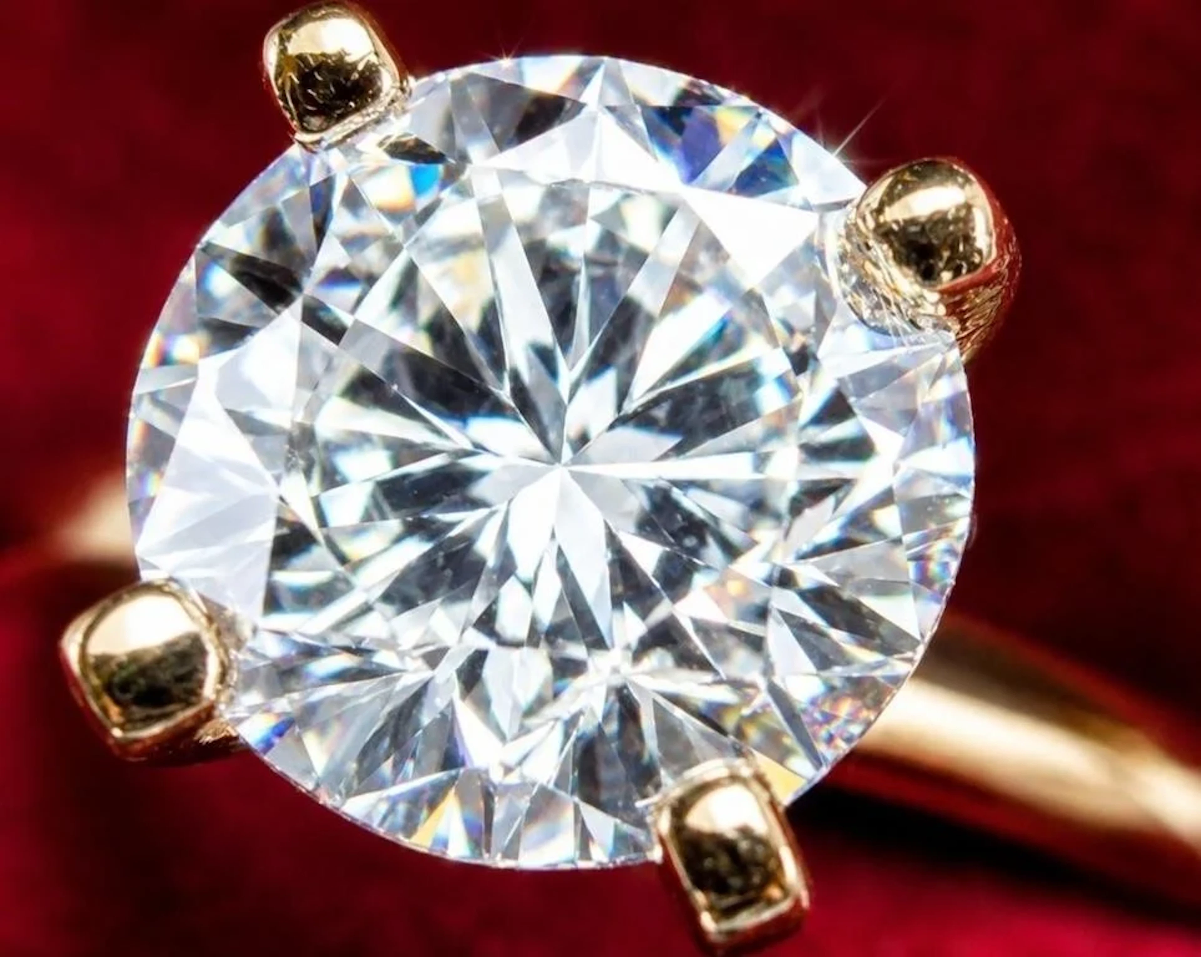 $4000, 10k(2.4g), lab dimaond (1.65ct)ring, size