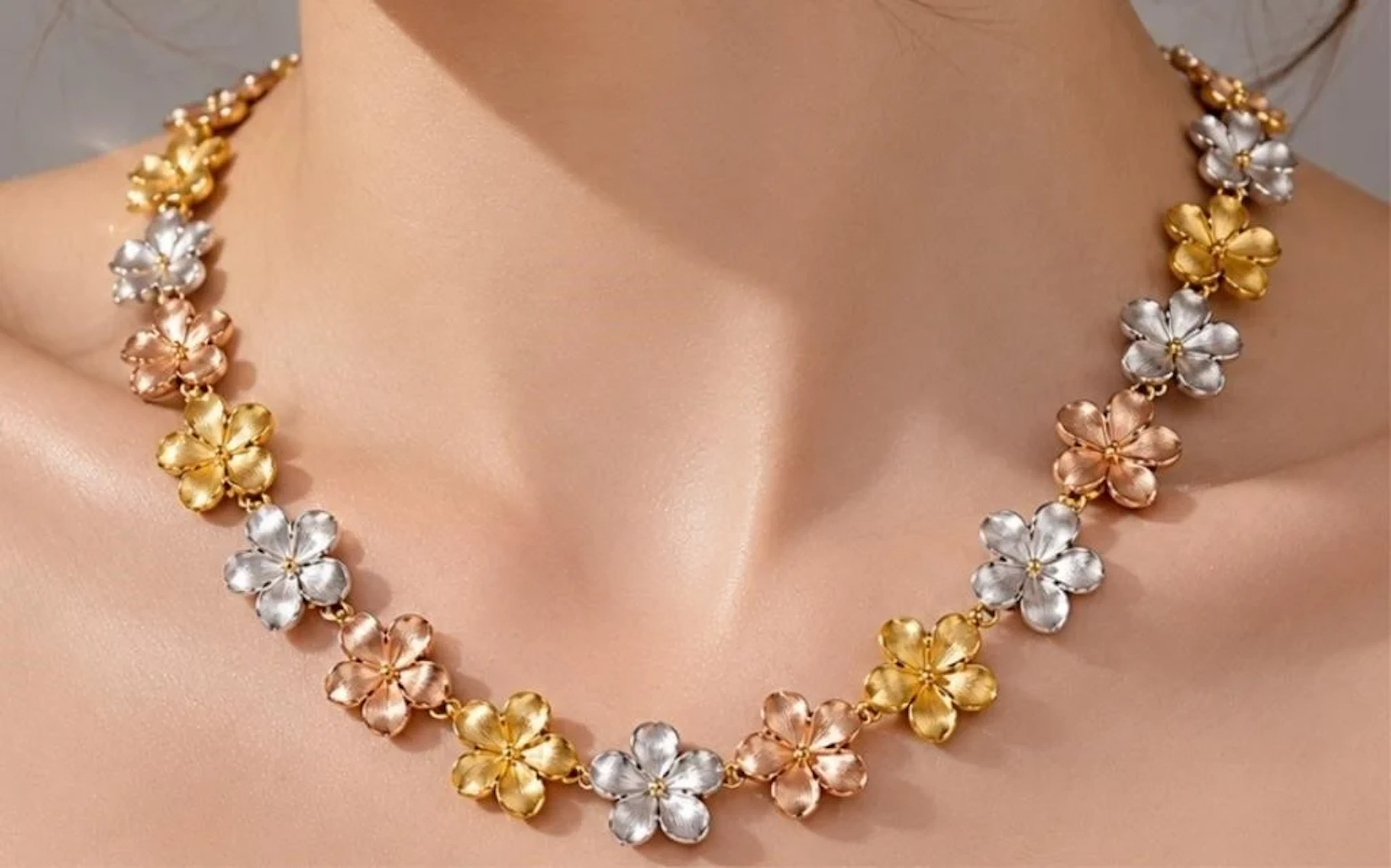 $14000, 10k(20.4g), tri color flower unique chain