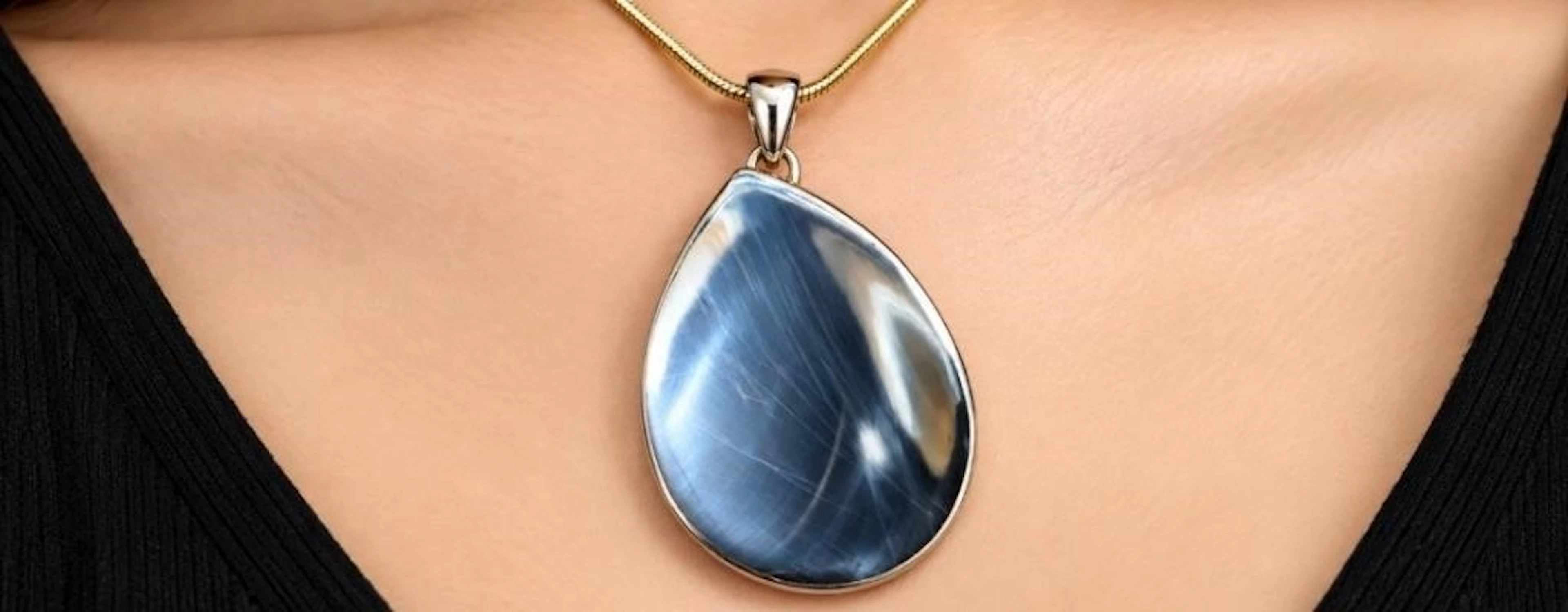 $80, silver(2.7g), pendant, retail value $80