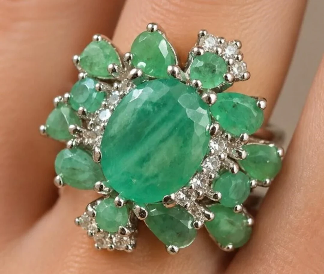 $400, silver(6.3g), emerald (4ct)Ring, size , reta