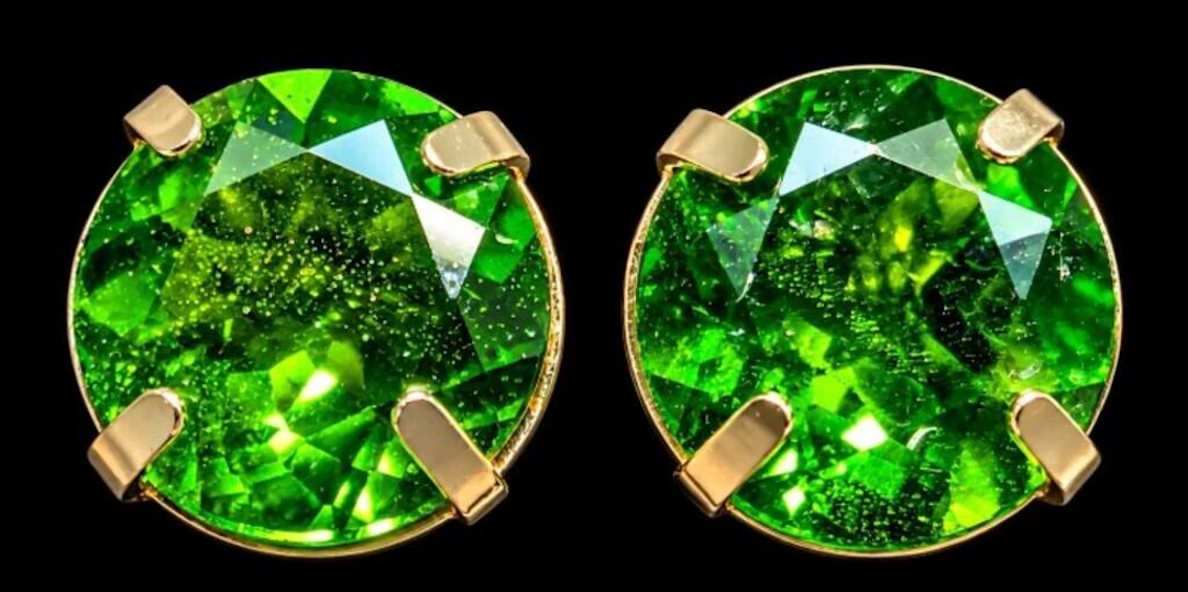 $800, 14k(0.6g), chrome diopside (1.75ct)earring
