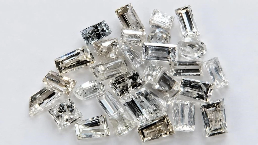 $1000, baguette diamonds (0.5ct)gemstone, retail v