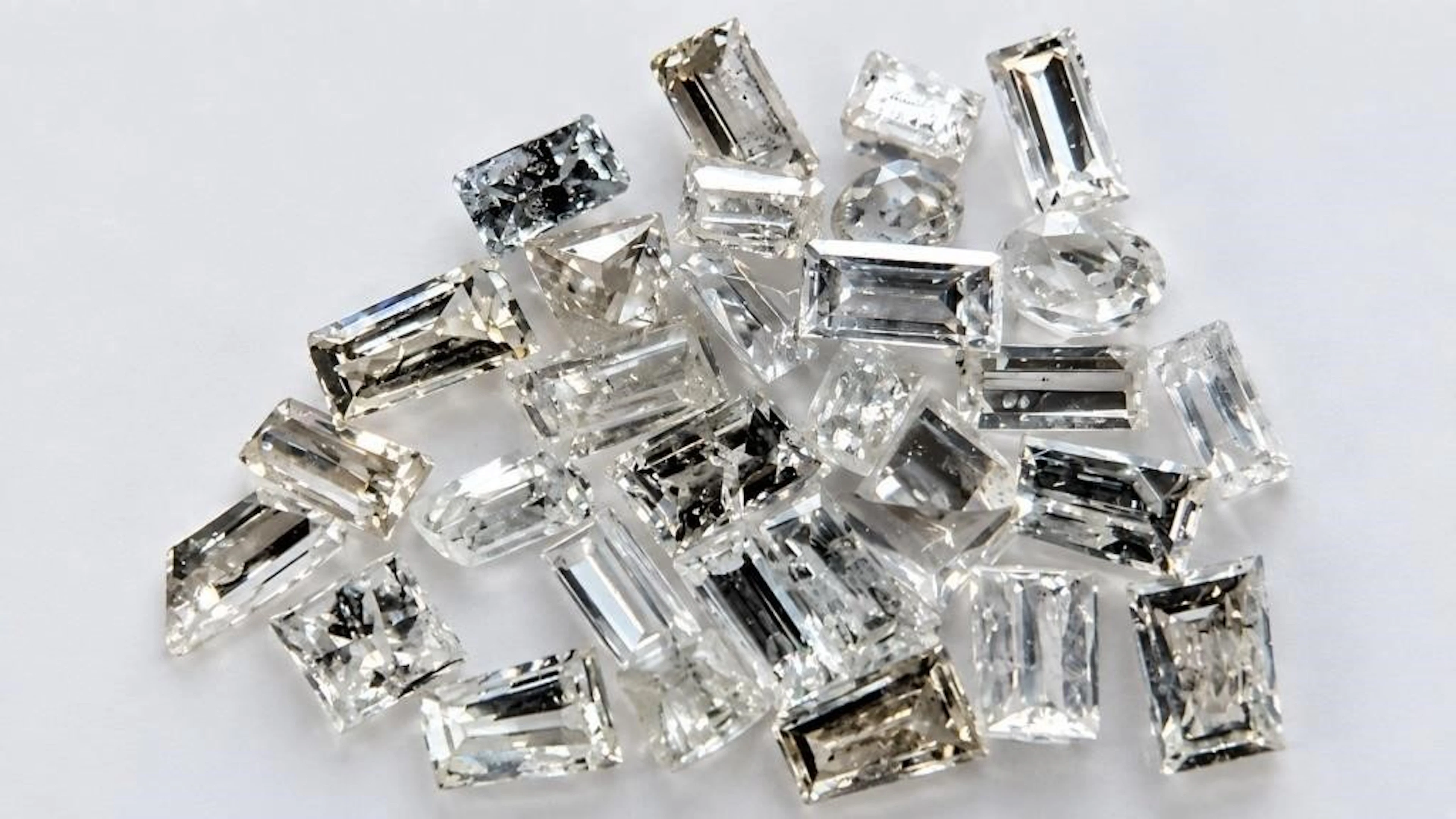 $1000, baguette diamonds (0.5ct)gemstone, retail v