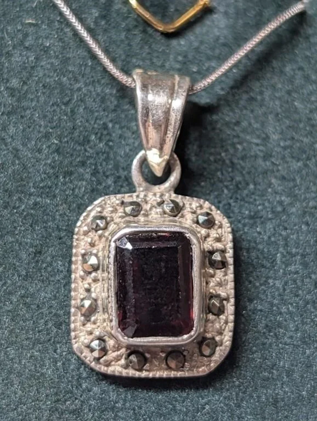 $120, Silver(4.825g), GarnetNecklace,18", apprais