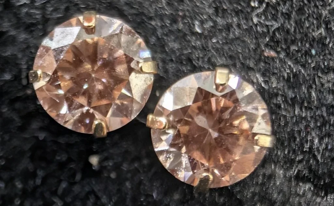 $800, 14klab diamond (0.45ct)earing, retail value