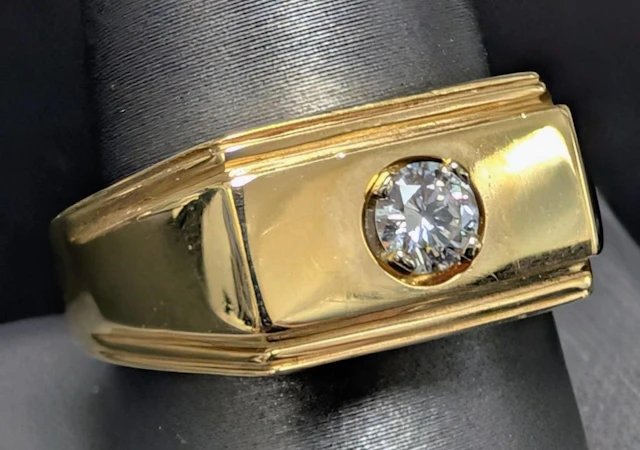 $4500, 14k(8.92g), natural diamond (0.27ct)ring