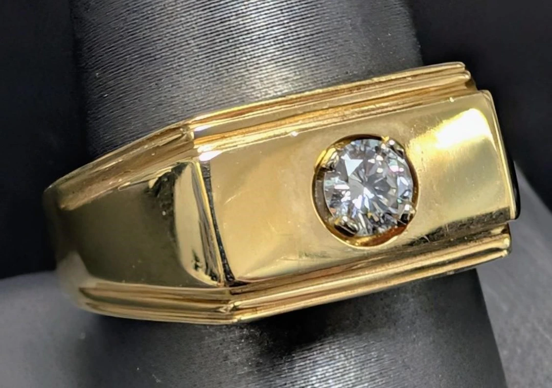 $4500, 14k(8.92g), natural diamond (0.27ct)ring