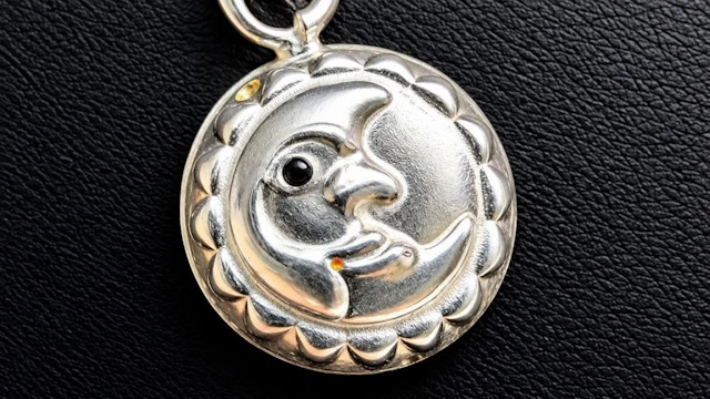 $50, silver(1.8g), pendant, retail value $50
