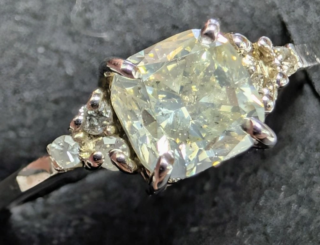 $8150, 14k(1.82g), natural color diamond (1.05+0