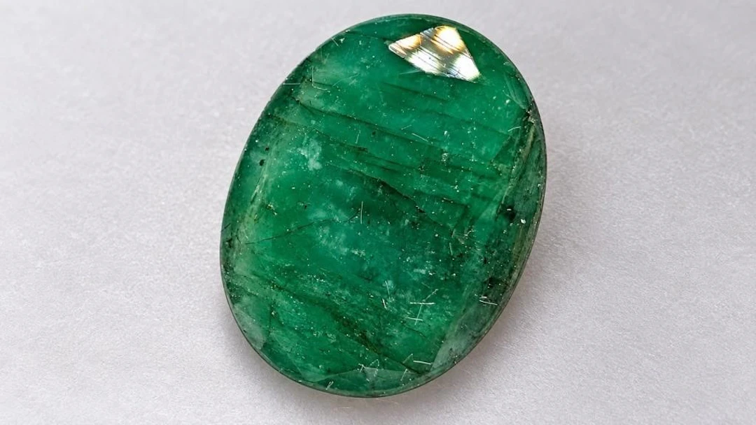 $400, Genuine emerald (8.5ct)gemstone, retail valu