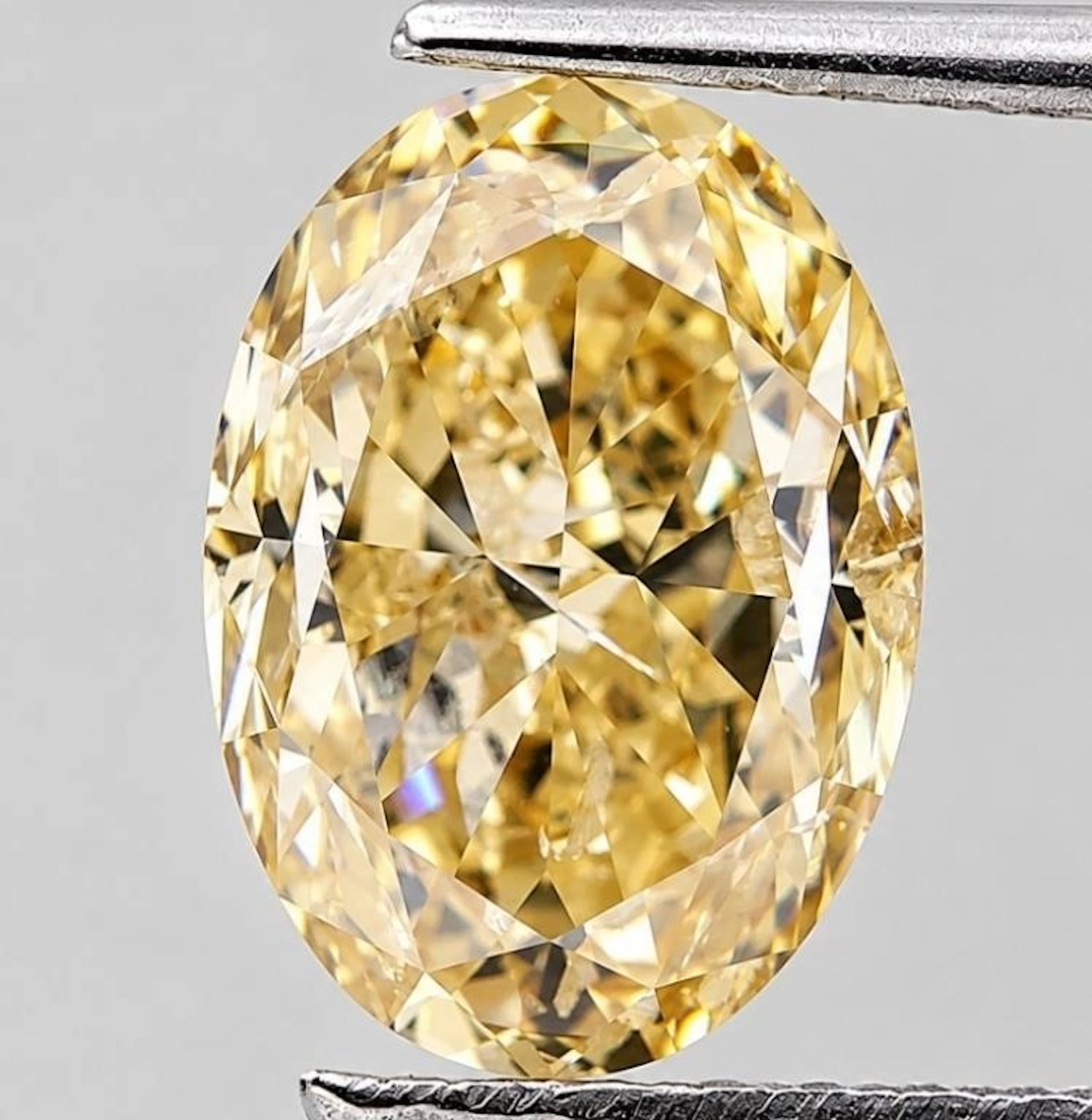 GIA Certified, natural diamond 1.5ct.OVAL M