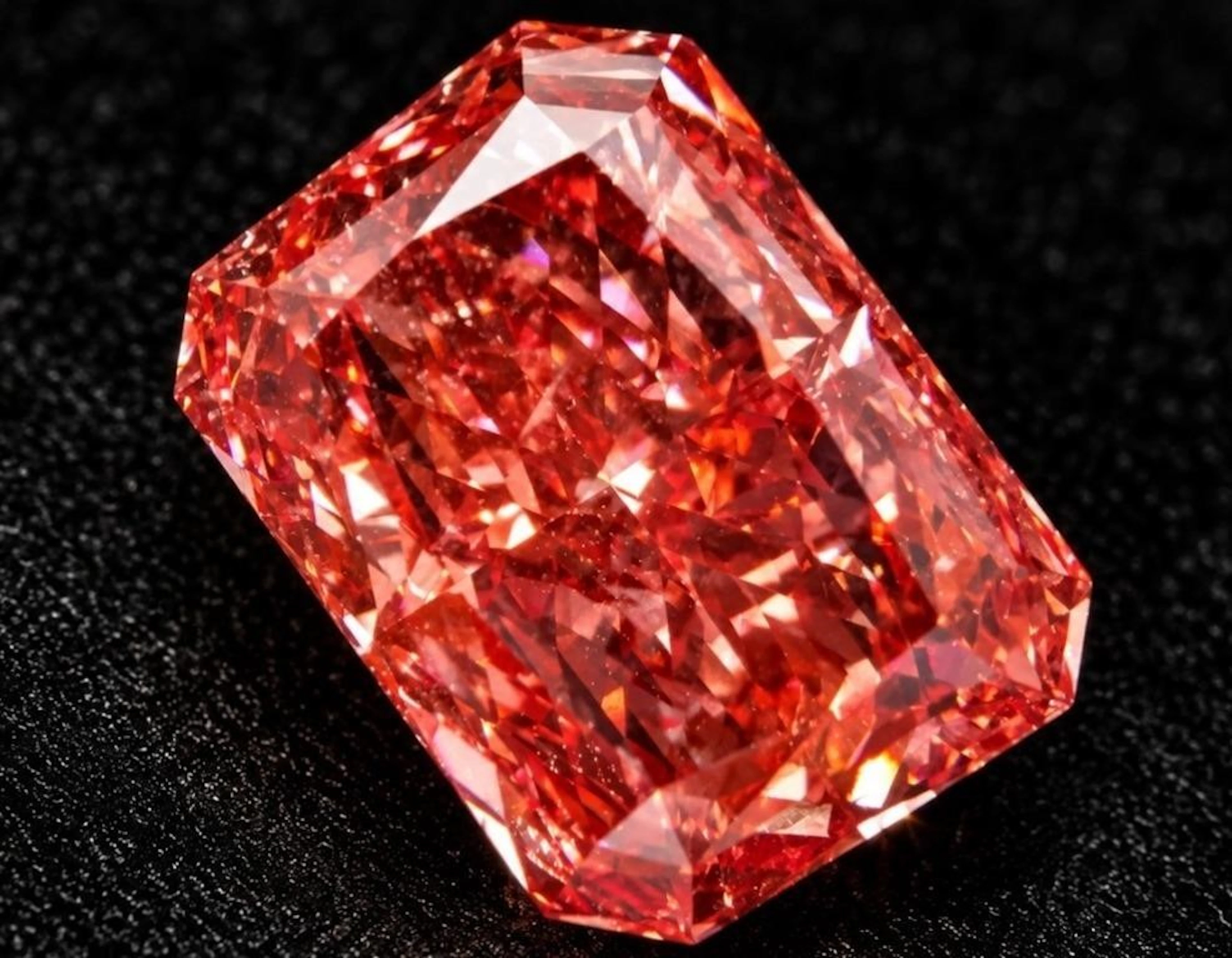 $12000, Lab-grown diamond (8.2ct)gemstone, retail