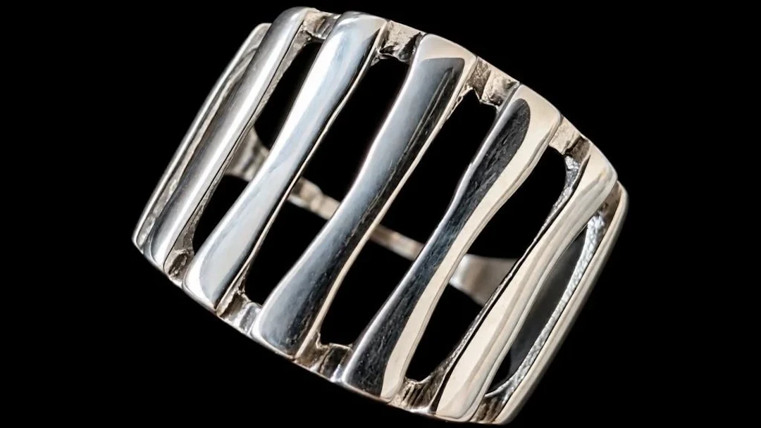 $90, silver(3.6g), ring, size , retail value $90