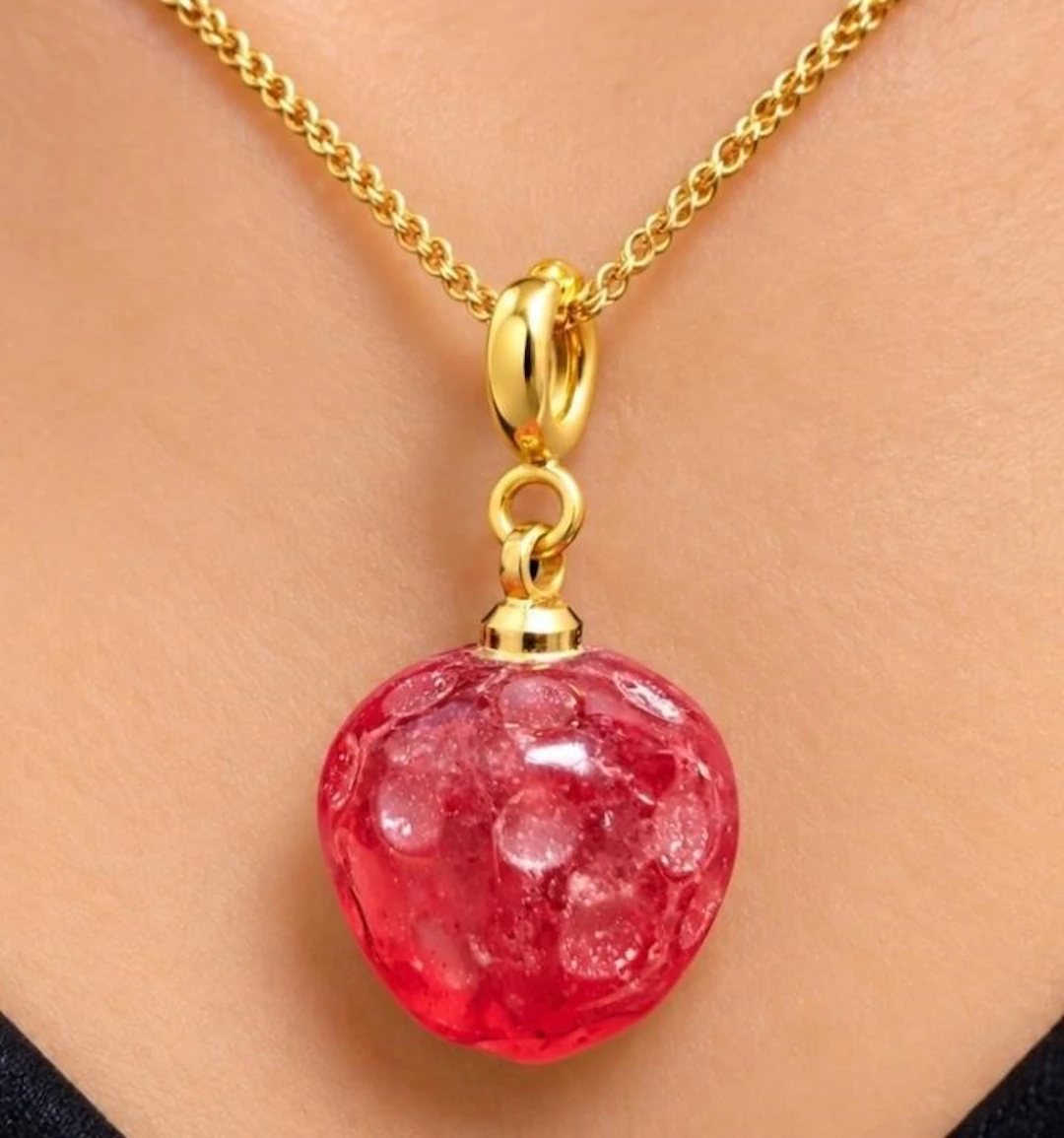 $50, (2.4g), strawberry Quartz pendant, retail va