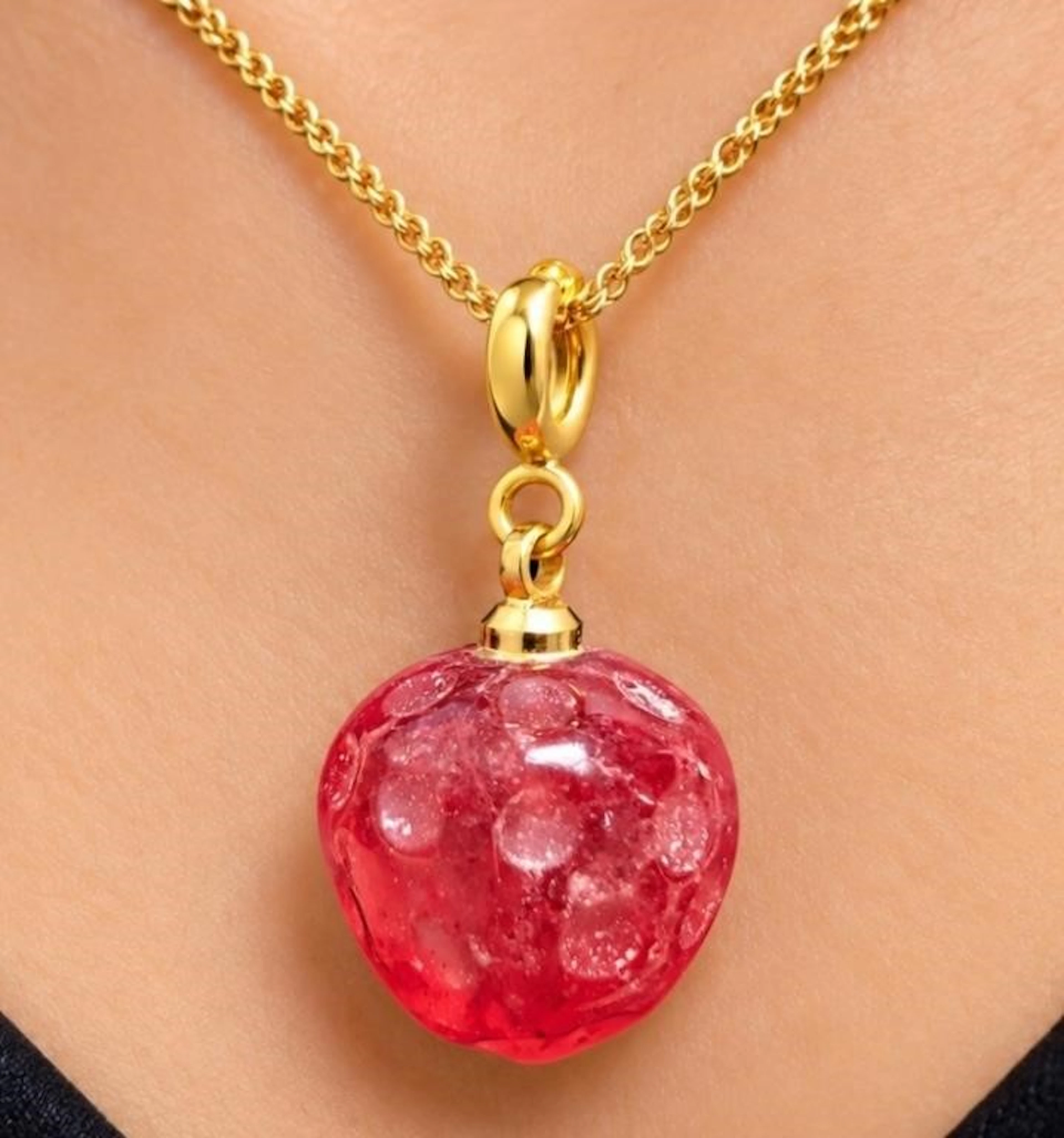 $50, (2.4g), strawberry Quartz pendant, retail va