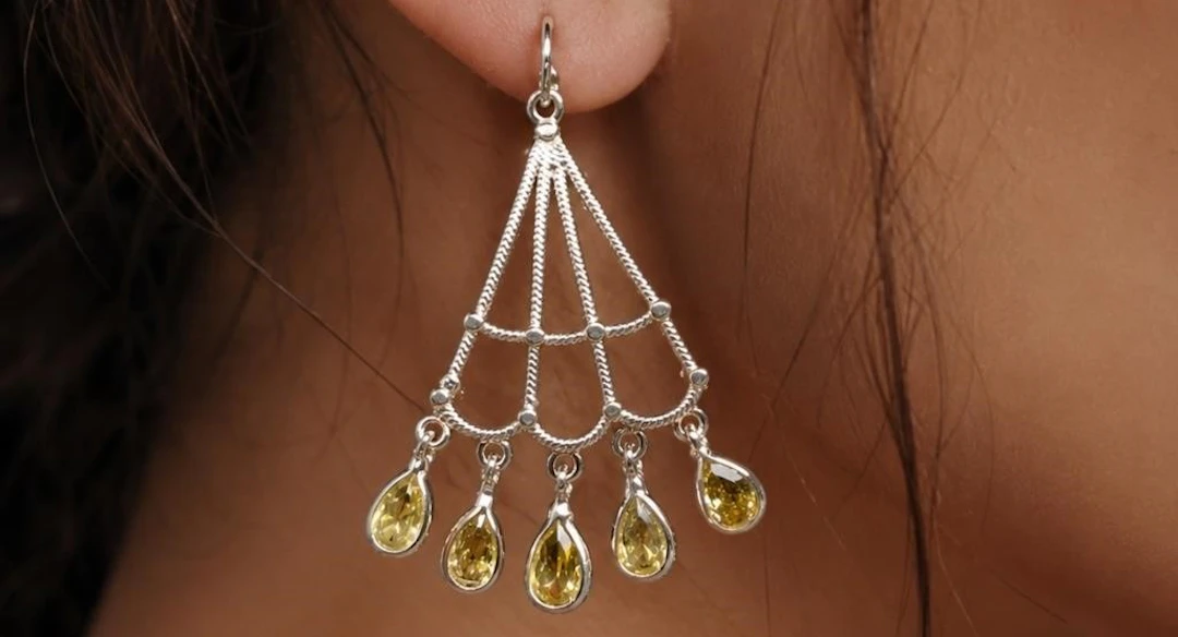 $3790, 14k(1.1g), fancy color diamonds (0.8ct)ear