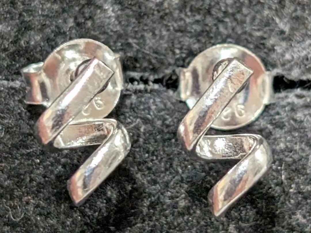 $20, SilverEarring, appraised/retail value $20