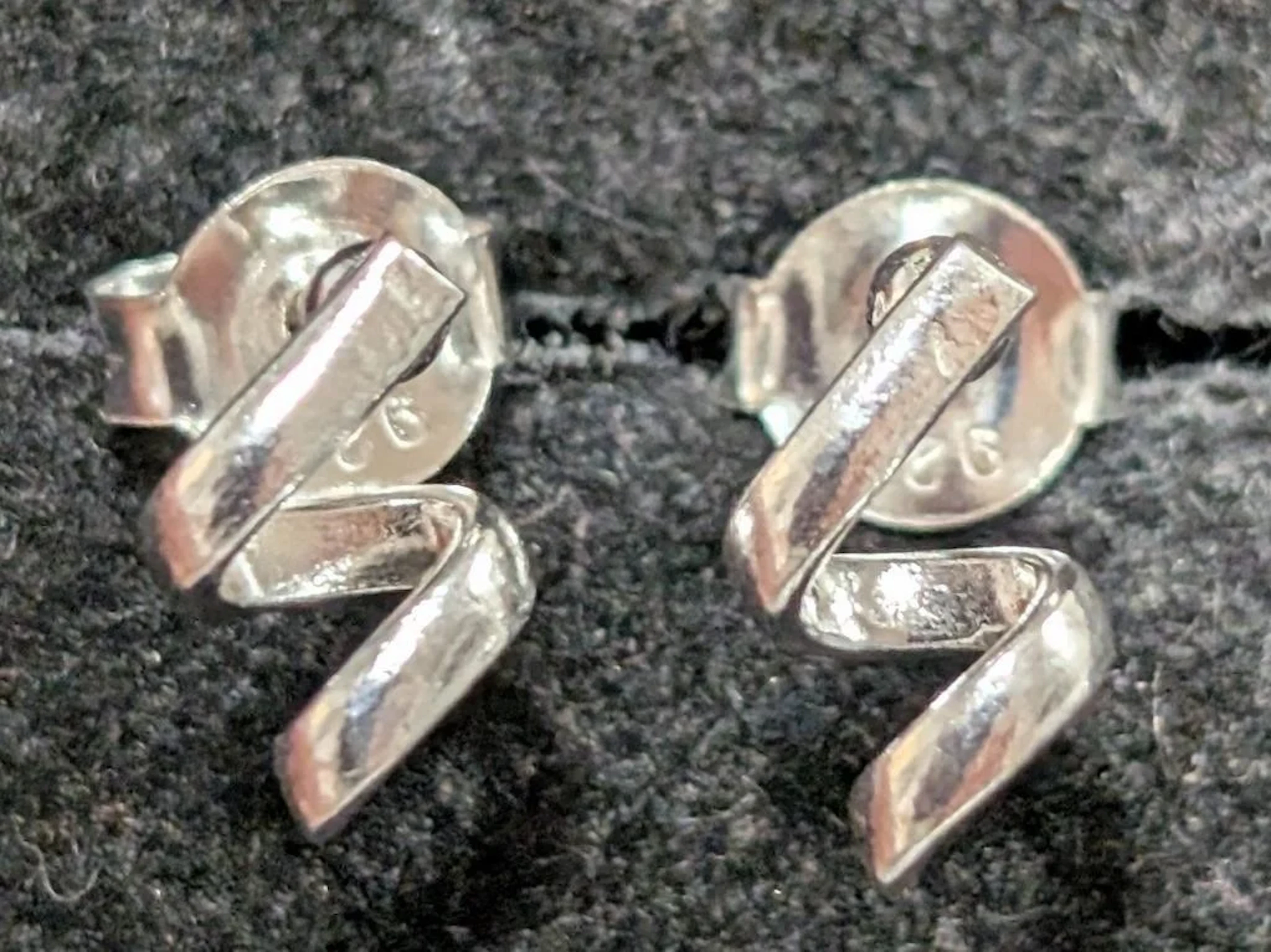 $20, SilverEarring, appraised/retail value $20