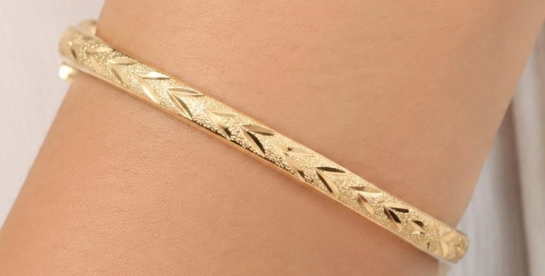 $3000, 10k(4.28g), bangle, retail value $3000