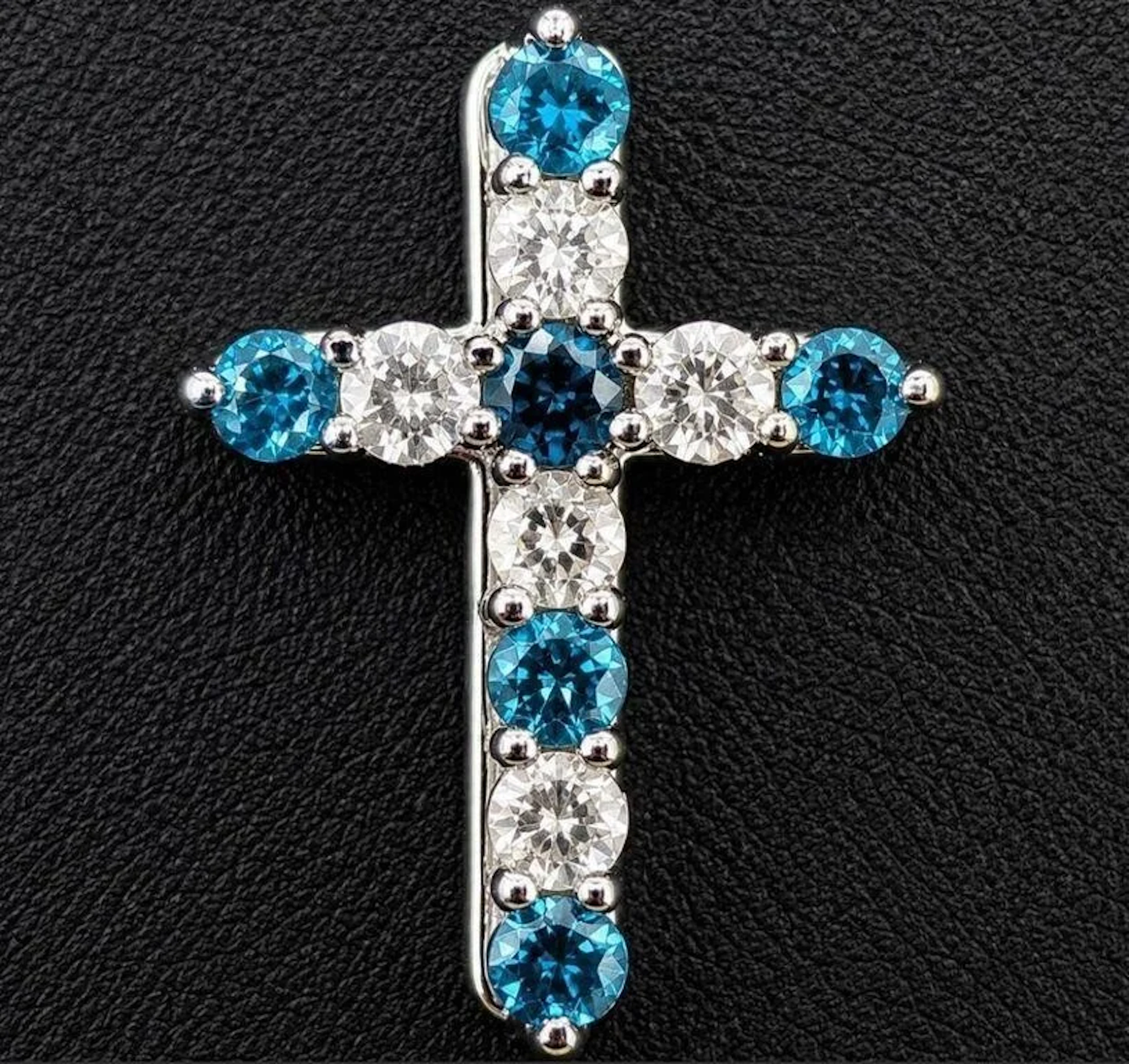 $1200, 14k(0.36g), natural diamond (0.18ct) penda