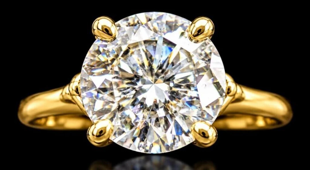 $4450, 10k(2.7g), lab diamond (2.05ct), lab diamon