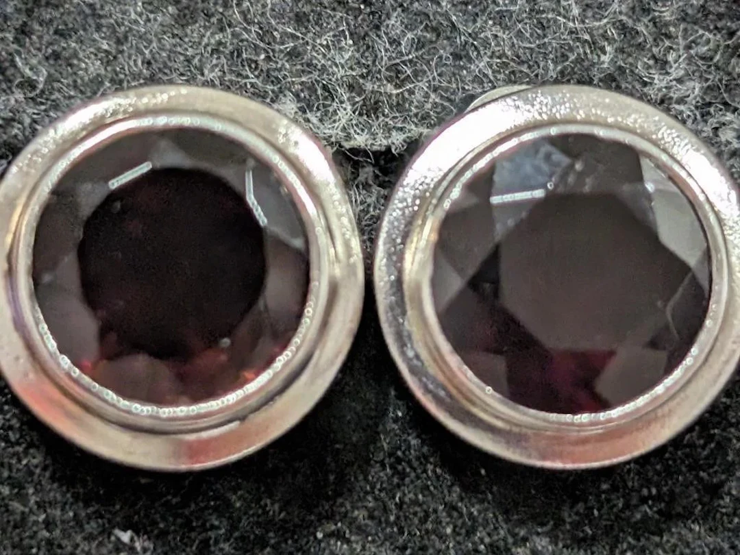 $150, Silver(5.82g), GarnetEarring, appraised/reta