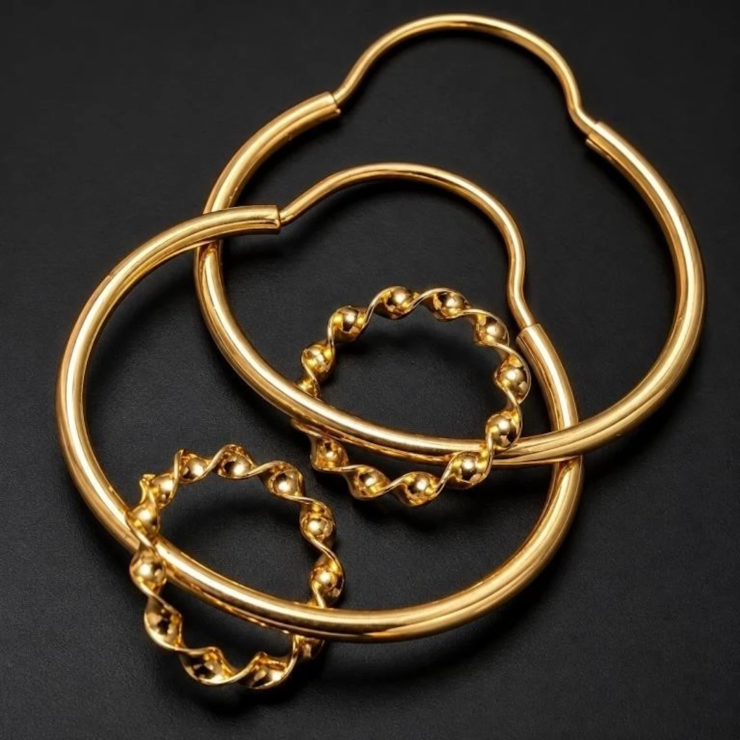 $600, 10k(0.73g), Lightweight hoop earrings, retai