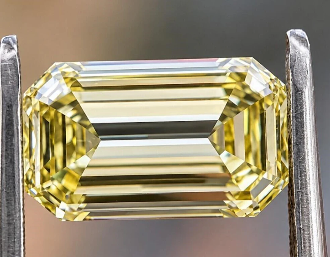 $6900 GIA Certified, natural diamond 0.67ct.EMERAL
