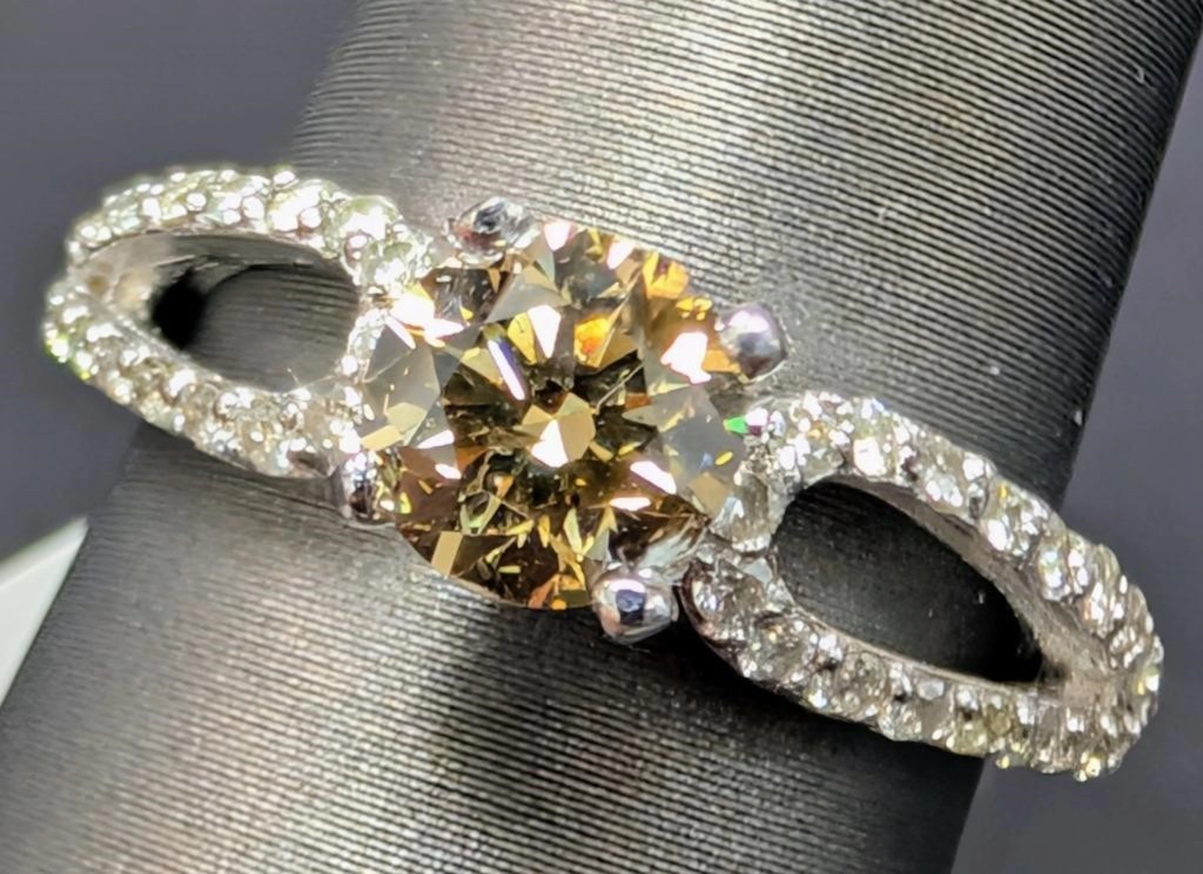 $8280, 14k(3.46g), natural color diamond (0.75+0.