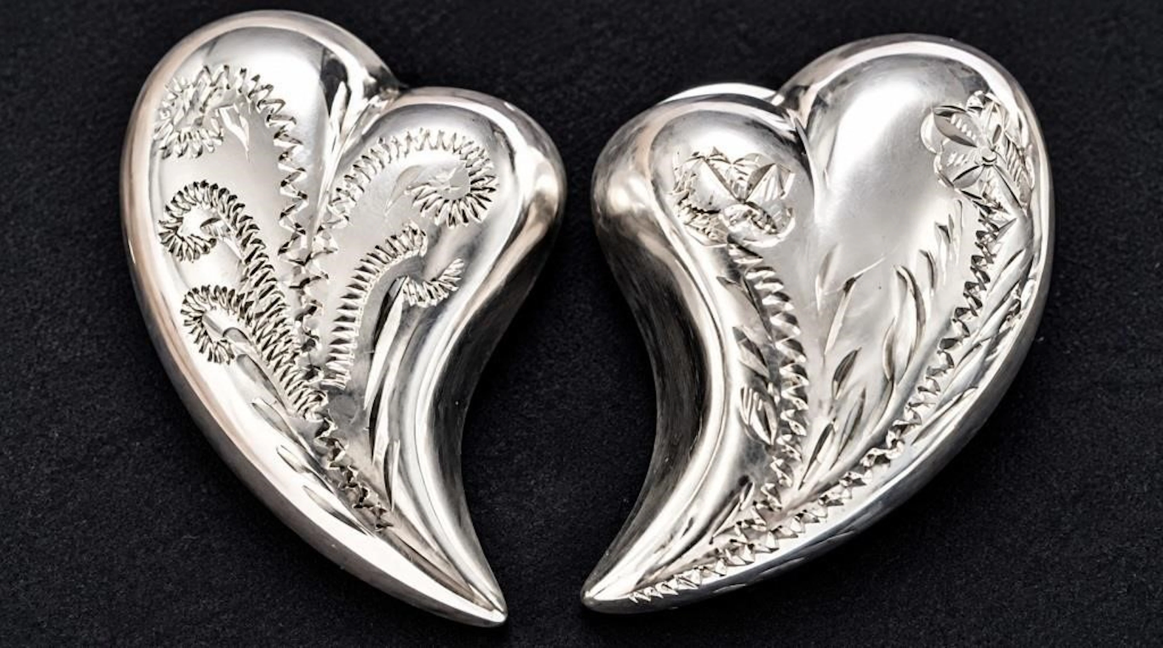 $200, silver(6.54g), vintage earring, retail valu