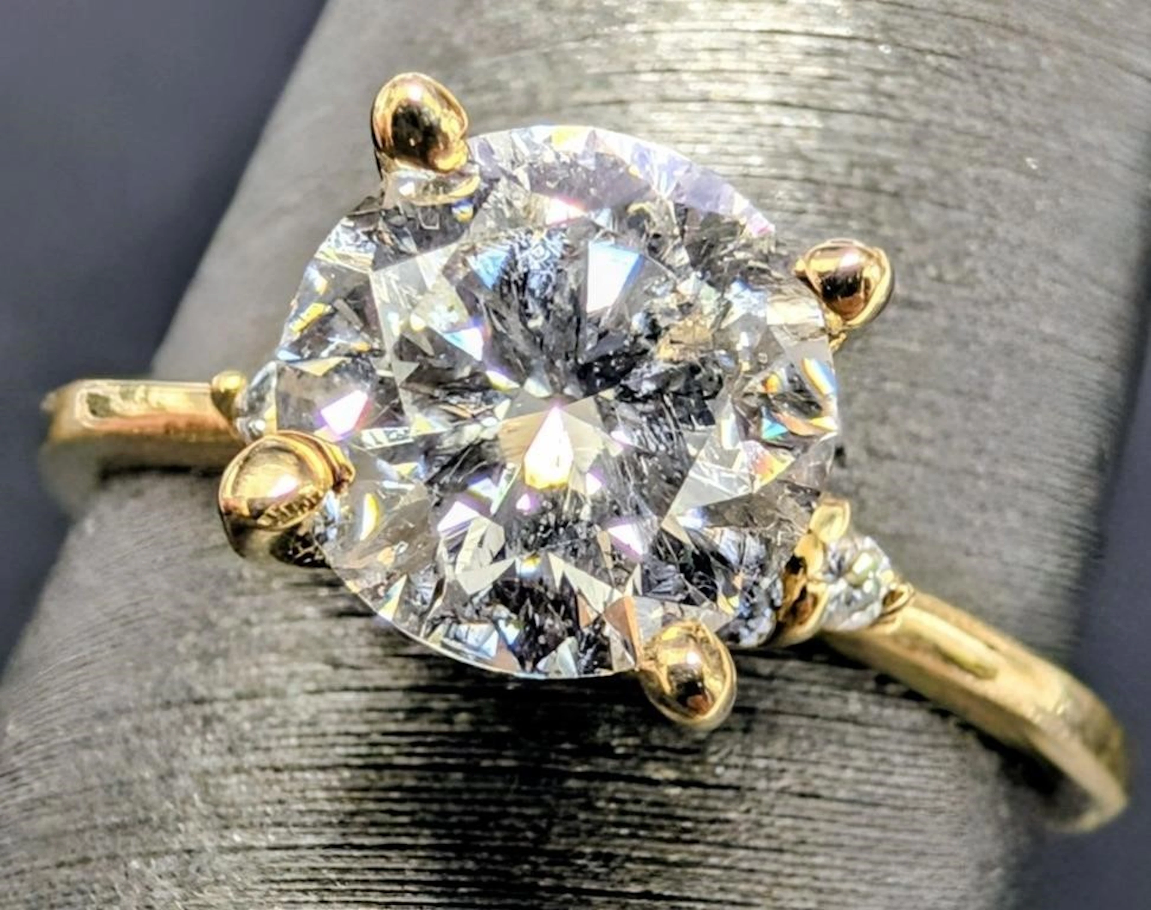 $2300, 10k(1.6g), lab diamond (1.2+0.06ct)ring, si