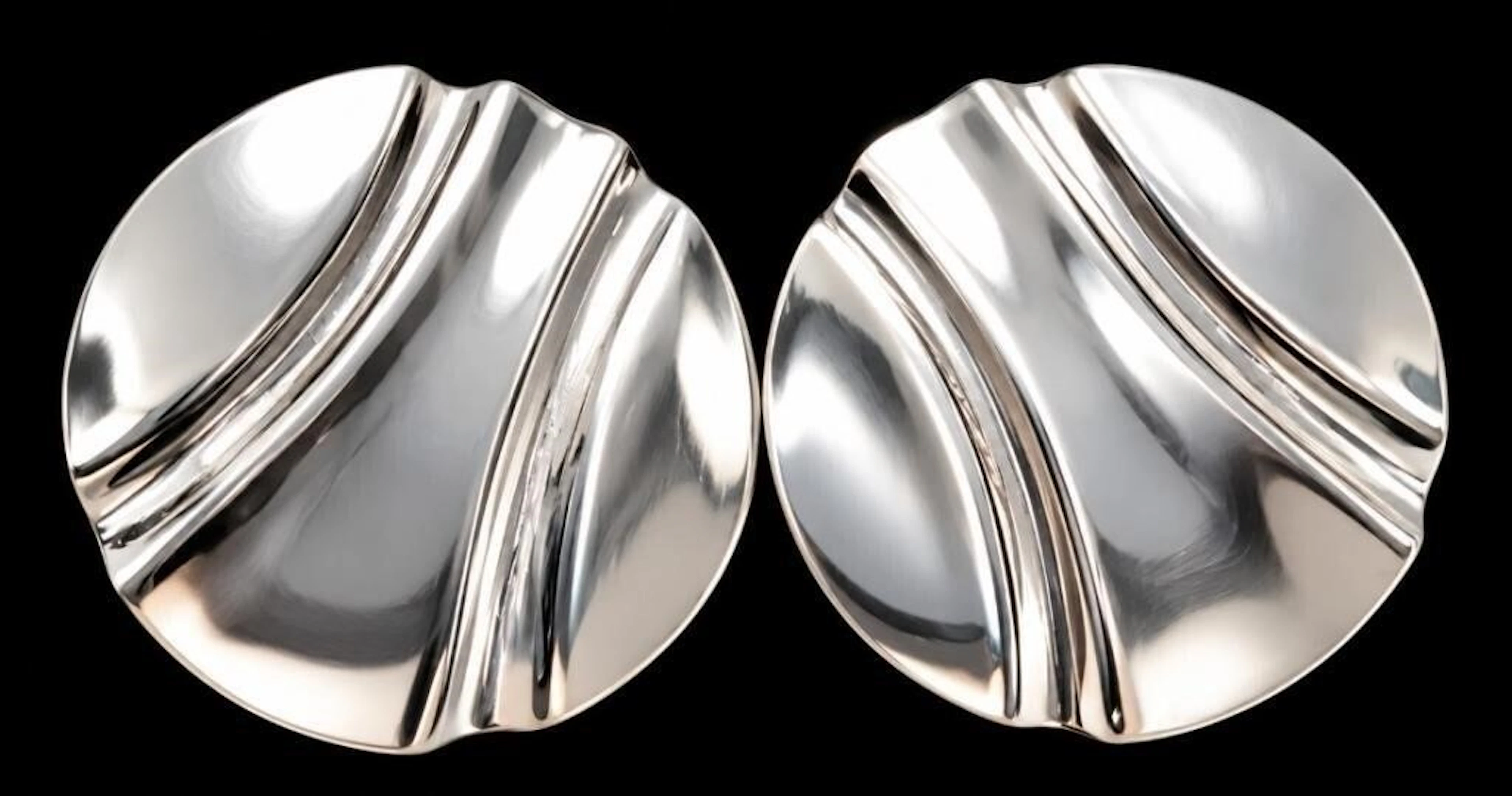 $70, silver(2.7g), earring, retail value $70